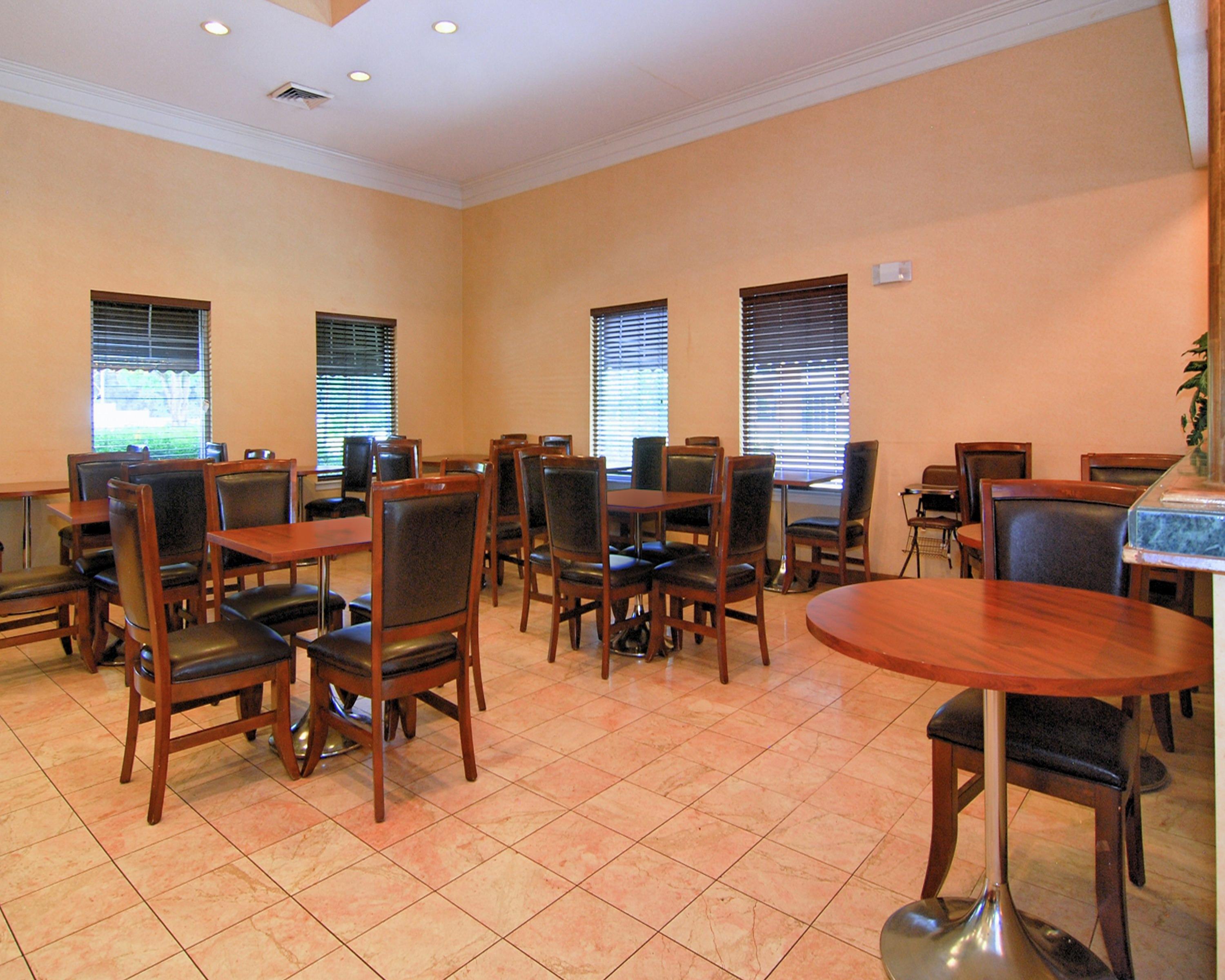 La Quinta Inn & Suites By Wyndham Memphis I-240 Eksteriør billede