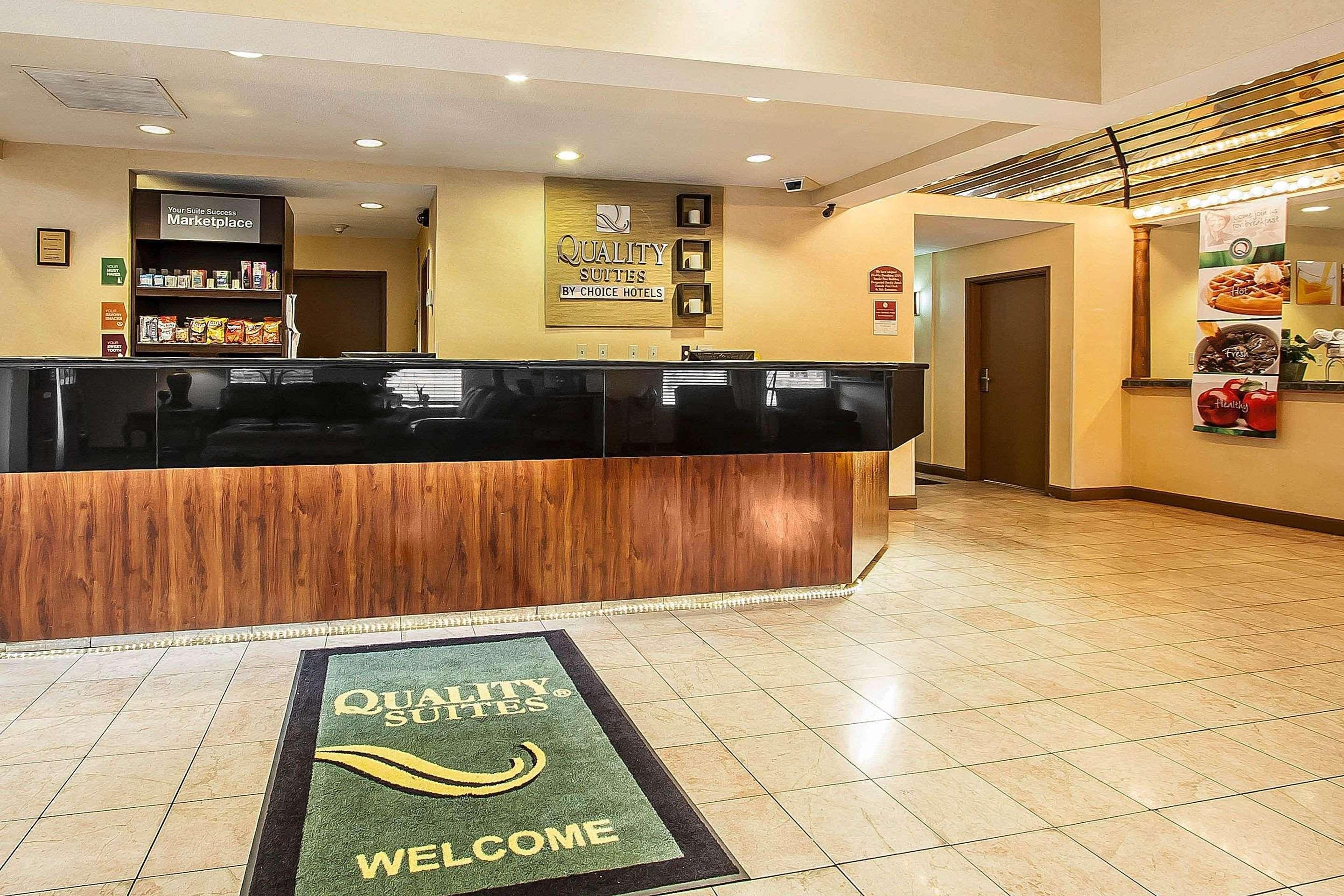 La Quinta Inn & Suites By Wyndham Memphis I-240 Eksteriør billede