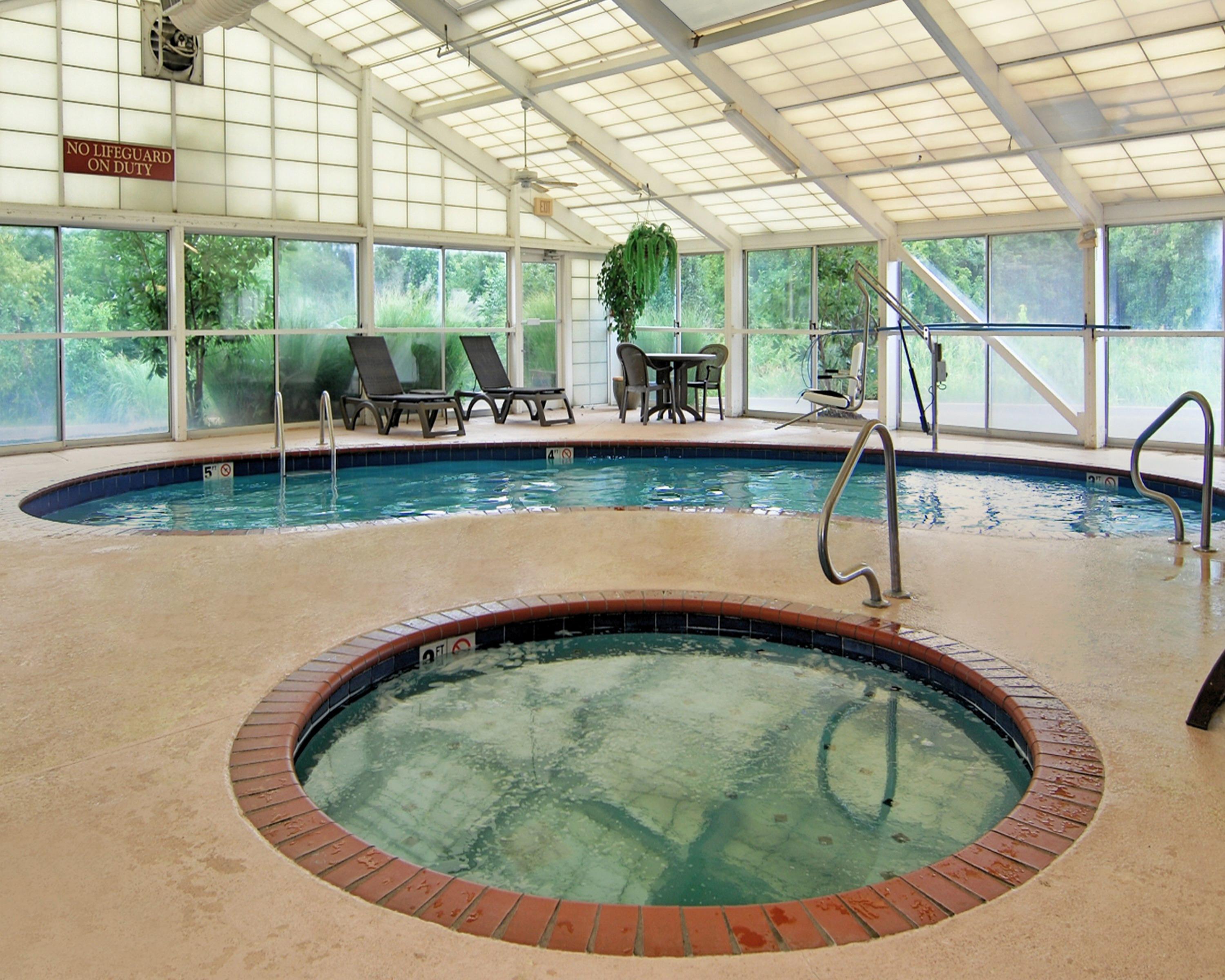 La Quinta Inn & Suites By Wyndham Memphis I-240 Eksteriør billede