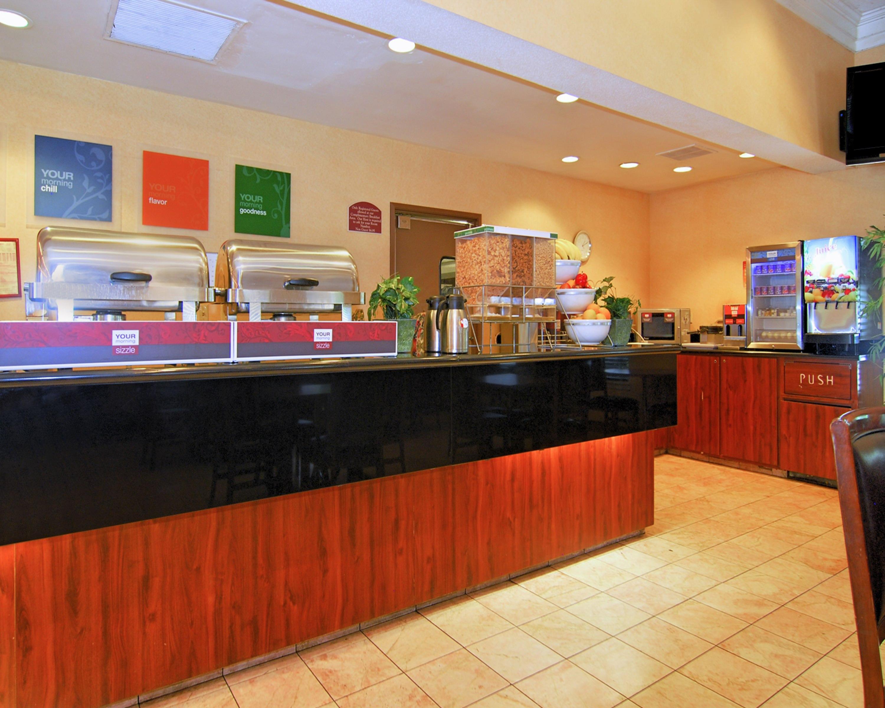 La Quinta Inn & Suites By Wyndham Memphis I-240 Eksteriør billede