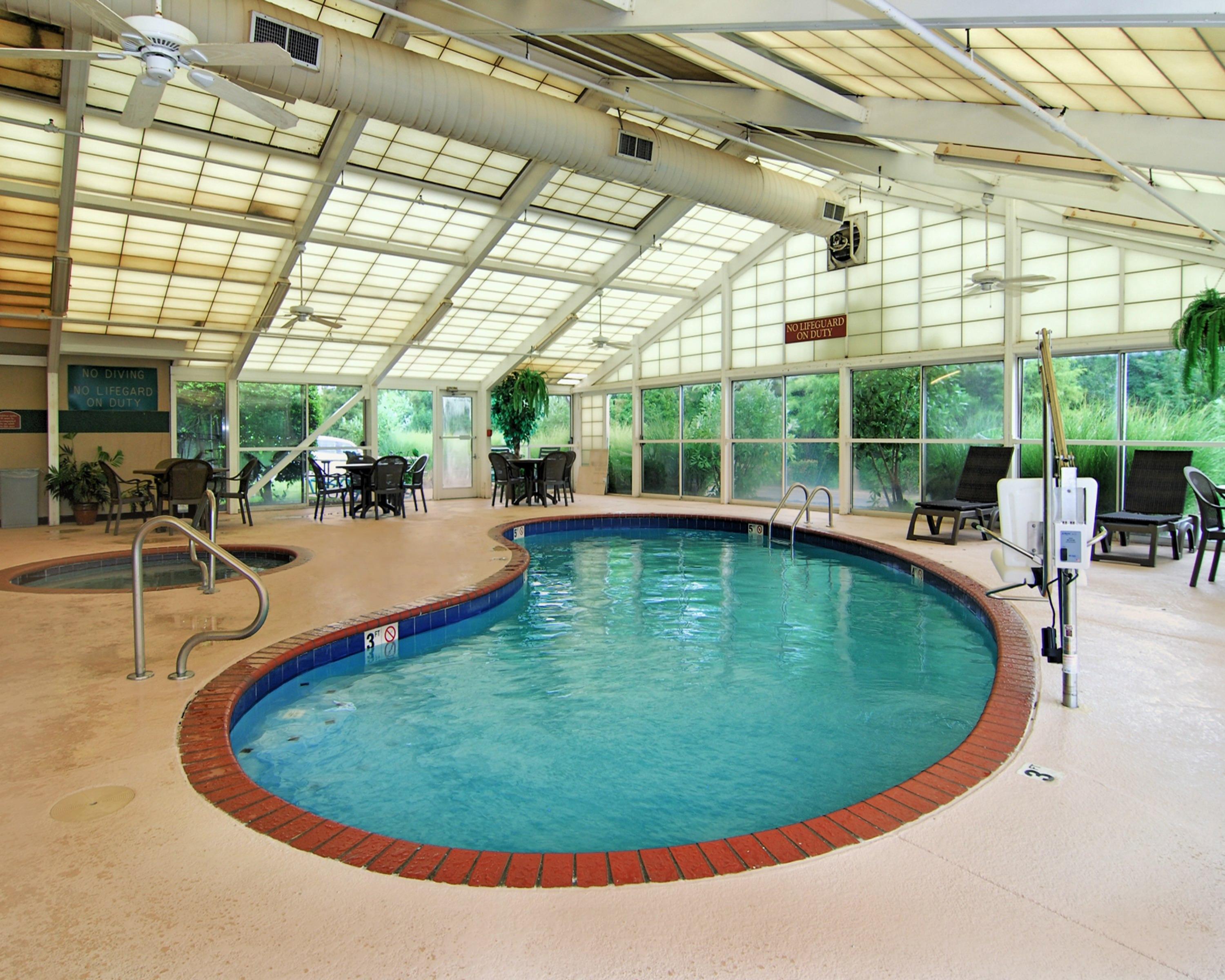 La Quinta Inn & Suites By Wyndham Memphis I-240 Eksteriør billede