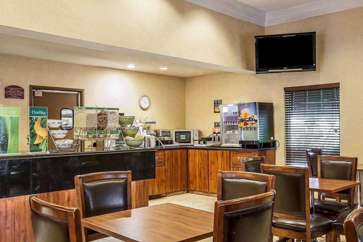 La Quinta Inn & Suites By Wyndham Memphis I-240 Eksteriør billede