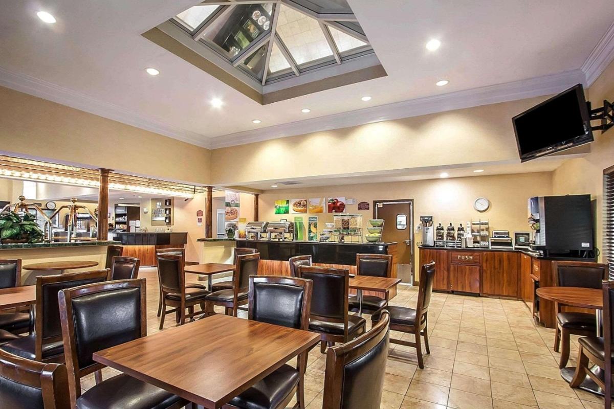 La Quinta Inn & Suites By Wyndham Memphis I-240 Eksteriør billede
