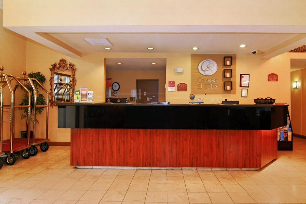 La Quinta Inn & Suites By Wyndham Memphis I-240 Eksteriør billede